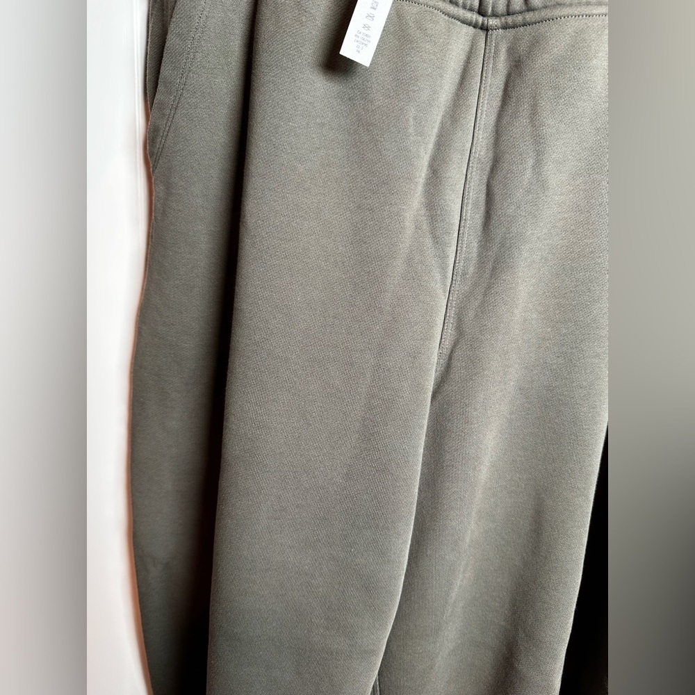 lululemon athletica Olive Green Joggers - Picture 5 of 5